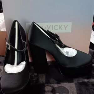 Vicky Black Platform Vault-V Heels